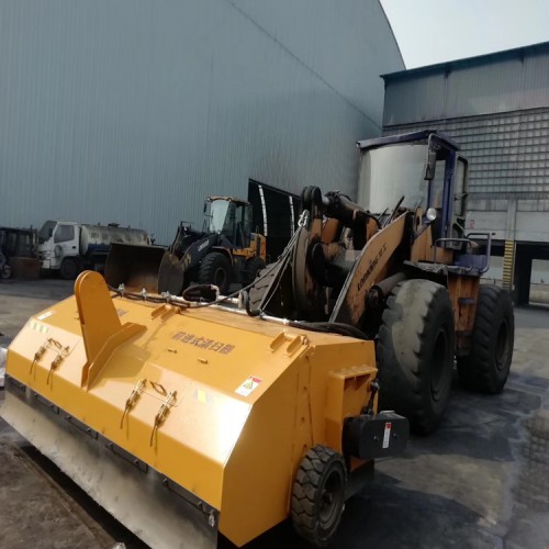 30鏟車改掃路機(jī) 928 930 938鏟車改掃路機(jī)專業(yè)改裝