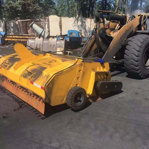 928裝載機(jī)改清掃車(chē) 938裝載機(jī)配清掃車(chē)