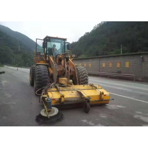 920裝載機(jī)配清掃機(jī) 裝載機(jī)配清掃器 928裝載機(jī)配清掃車