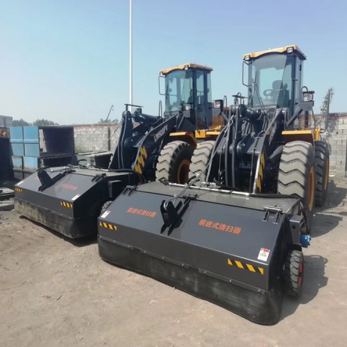 922裝載機清掃砂石路面