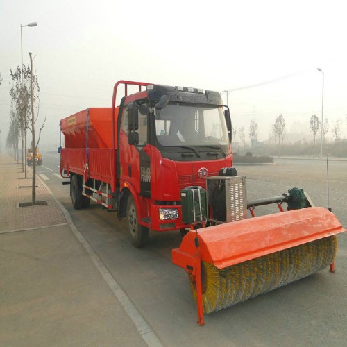 卡車安裝除雪滾刷 配滾刷式除雪車 鋼絲尼龍刷片供應(yīng)