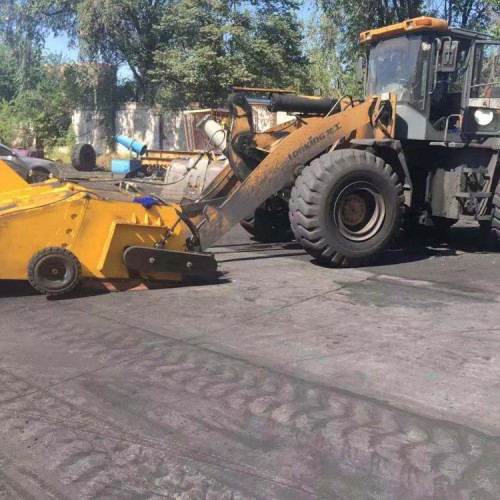 鏟車(chē)掃路 鏟車(chē)掃路車(chē) 鏟車(chē)加掃路裝置 裝載機(jī)掃路車(chē)