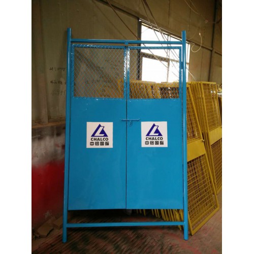 建筑施工電梯門(mén) 樓層臨邊安全防護(hù)門(mén) 升降機(jī)沖孔板電梯安全門(mén)