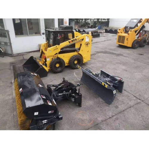 鏟車改掃路車 國產滑移裝載機 裝載機清掃路面價格 滑移掃路車