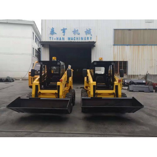 明宇鏟車清掃 國產(chǎn)滑移裝載機(jī) 裝載機(jī)清掃路面價(jià)格 掃地機(jī)