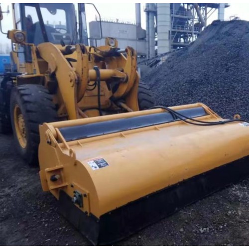 萊工裝載機(jī)清掃器 30鏟車(chē)掃路車(chē) 50鏟車(chē)清掃器定做廠家