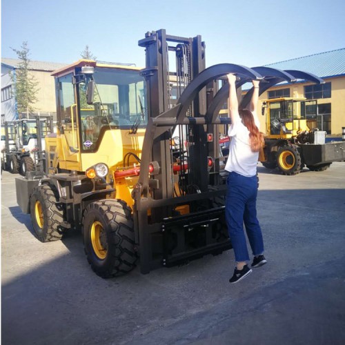 磚塊叉車  現貨直銷 四驅叉車 萊豐 越野叉車 價格面議