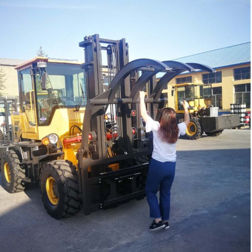 叉鏟兩用車(chē)  現(xiàn)貨直銷(xiāo) 裝鏟斗叉車(chē) 萊豐 越叉車(chē) 價(jià)格合理