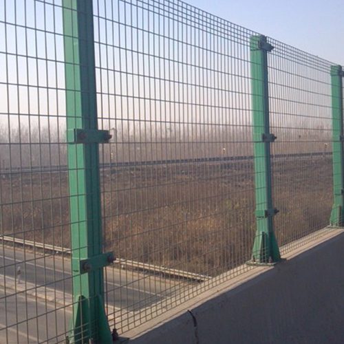 橋梁護(hù)欄網(wǎng)  框架護(hù)欄網(wǎng) 橋梁防拋?zhàn)o(hù)欄網(wǎng) 生產(chǎn)廠家