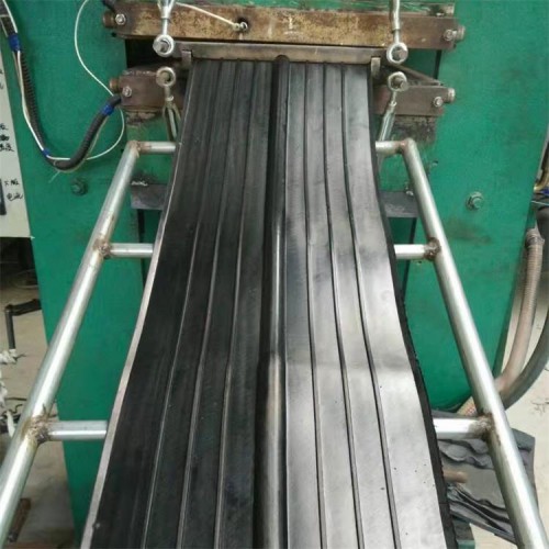 止水橡膠 海鷹 中埋式鋼邊止水橡膠 復(fù)合材料水封