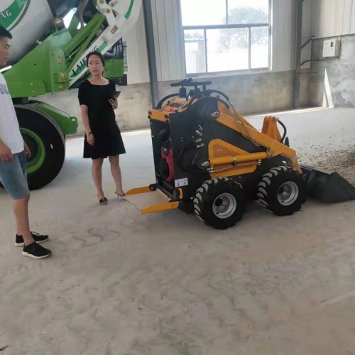 滑移小鏟車一機多用 滑移鏟車小型 電力工程微型小鏟車