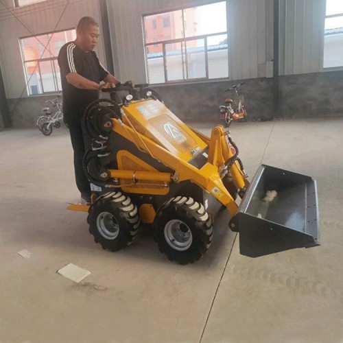 滑移小鏟車一機多用 滑移小鏟車工程機械 微型小鏟車視頻