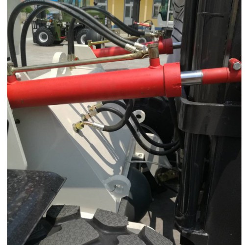 泥濘路叉車  常年供應(yīng) 貨物堆垛叉車 越野叉車 歡迎訂購(gòu)