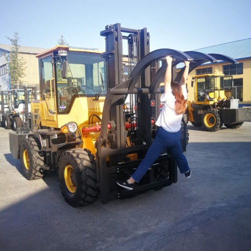 磚塊叉車  價格優惠 能加吊桿叉車 越野叉車 配置齊全