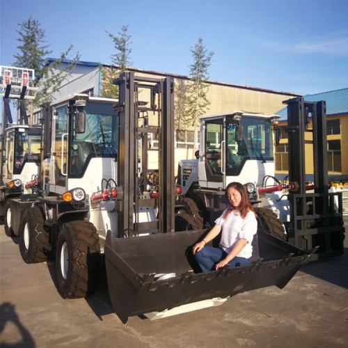 磚塊叉車  堅固耐用 側翻油缸叉車 越野叉車 可以實地試車