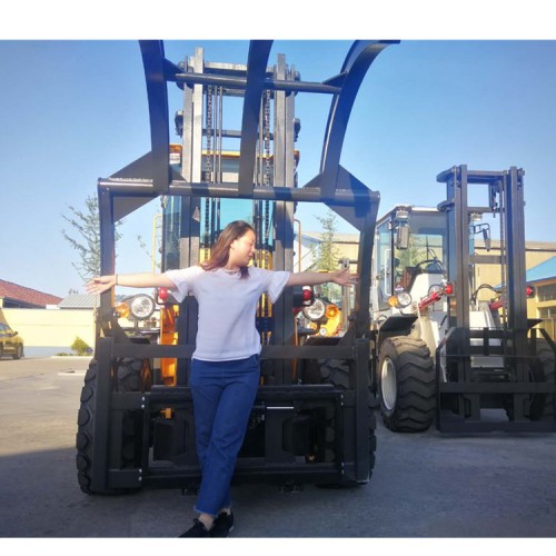 越野叉車廠家  廠家供應 帶側翻 越野叉車 高品質