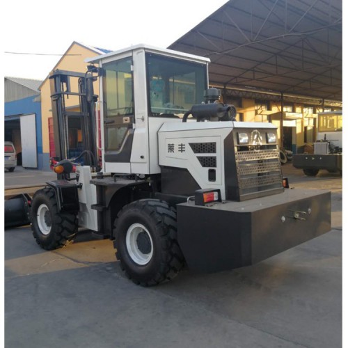 大馬力叉車  常年供應 能加吊桿叉車 越野叉車 歡迎致電洽談