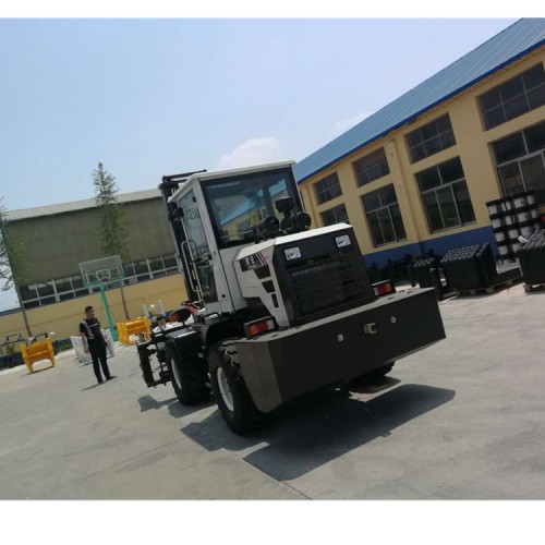 可以裝鏟斗  泥石路叉車 越叉車 包郵上門