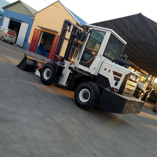 裝卸叉車  伐木場越叉車 吊鉤叉車 廠家出售