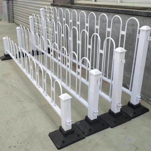 市政道路隔離護欄廠家—河北盾甲
