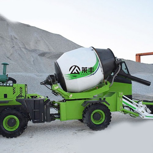 中小型混凝土攪拌車廠家  山東打灰全自動攪拌車 質(zhì)優(yōu)價廉