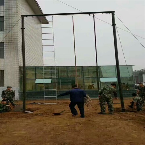 爬桿爬繩訓(xùn)練場(chǎng)器械，部隊(duì)攀爬架