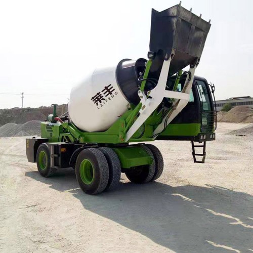 山東水泥砂石料攪拌機  移動式砂混凝土全自動攪拌車 廠家
