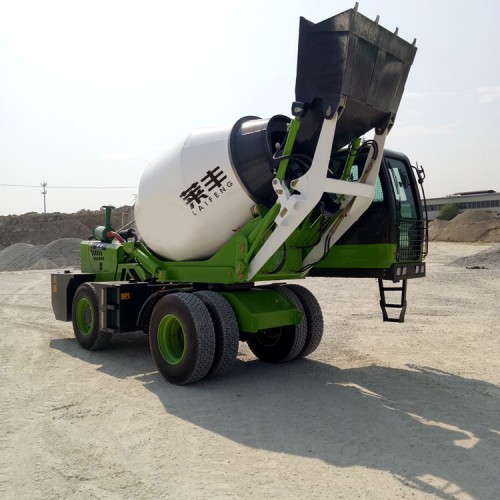 供應小型水泥攪拌車  山東打灰全自動攪拌車 廠家直銷