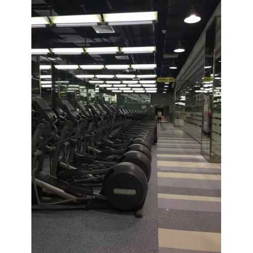 健身房為何都安裝運動地膠