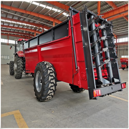 12方雙螺旋糞肥揚(yáng)糞機(jī)  內(nèi)蒙古大型撒肥機(jī)廠家