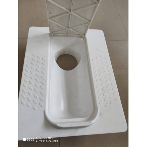 玻璃鋼蹲便器簡約廁所