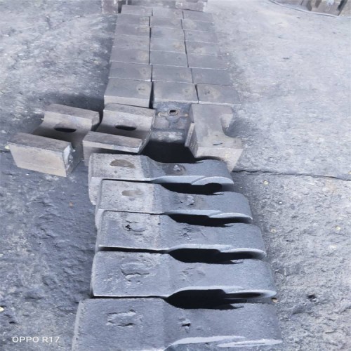 箱破碎機(jī)雙金屬?gòu)?fù)合高鉻錘頭移動(dòng)制沙粉碎機(jī)錘頭耐磨高鉻錘頭