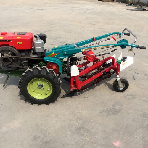 車帶刨花生機(jī) 手扶四輪花生收獲機(jī) 樂民機(jī)械