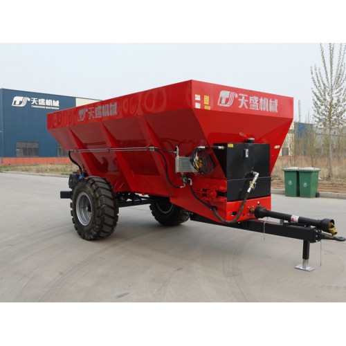 先進(jìn)撒糞機(jī)  干濕雞糞撒糞機(jī) 鮮糞揚(yáng)糞機(jī)廠家