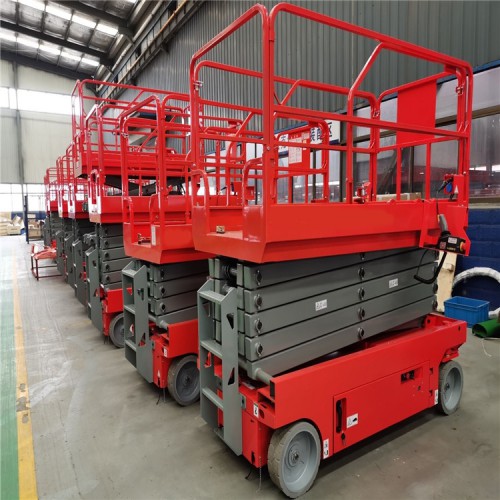 山東自行式升降機價格  廠家直銷  鴻泰華豐