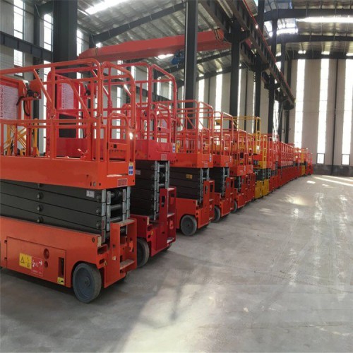 山東自行式升降機(jī)  廠家直銷  鴻泰華豐