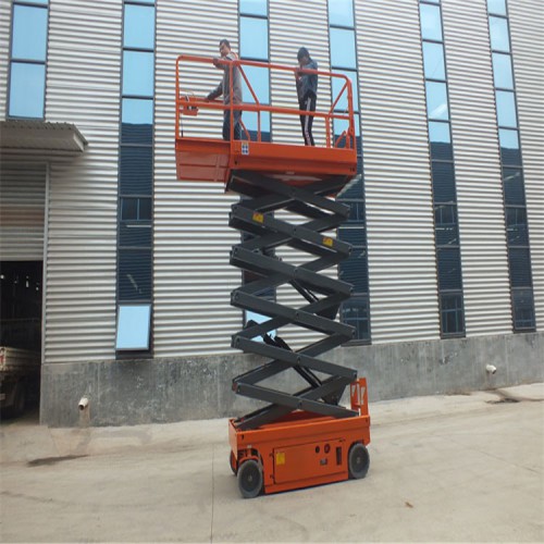 山東自行式升降機(jī)哪家便宜  廠家直銷  鴻泰華豐