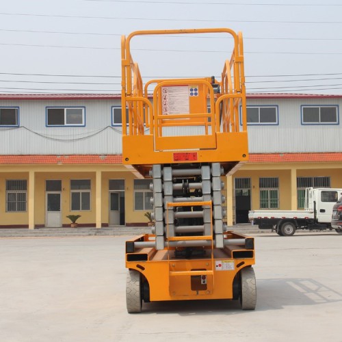 山東自行升降機  可定制  鴻泰華豐