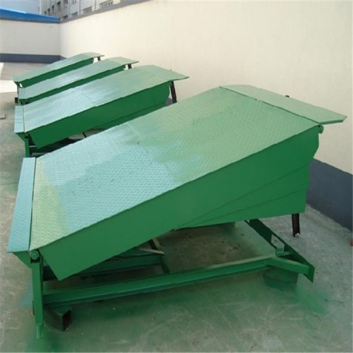 泰安固定式登車橋  質(zhì)量可靠  鴻泰華豐