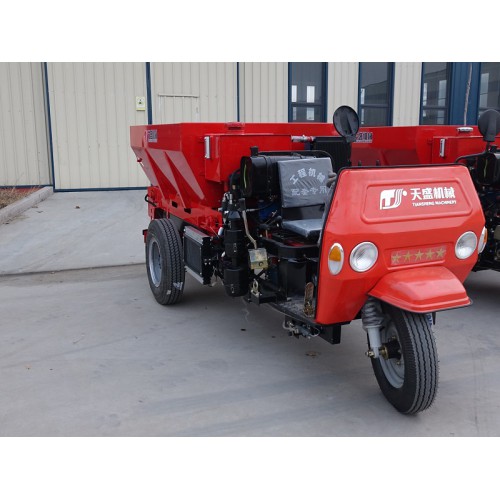 三馬子雞糞散糞機(jī)  拋糞機(jī)  壽光撒肥機(jī)廠家直銷