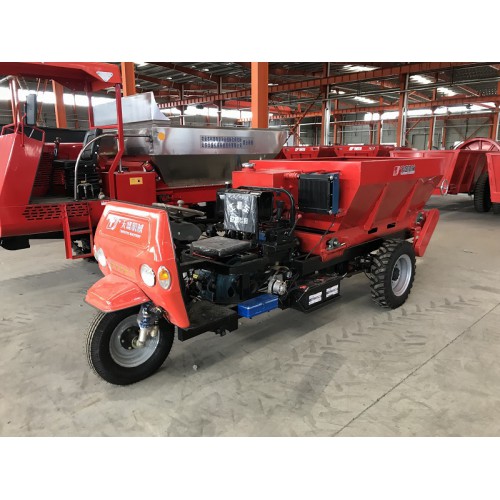 五征三輪撒糞機(jī)  撒肥車 雞糞揚(yáng)糞機(jī)廠家直銷