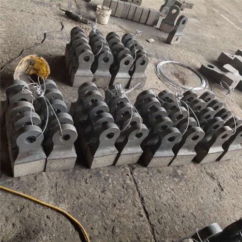 箱破碎機雙金屬復(fù)合高鉻合金錘頭移動制沙粉碎機錘頭