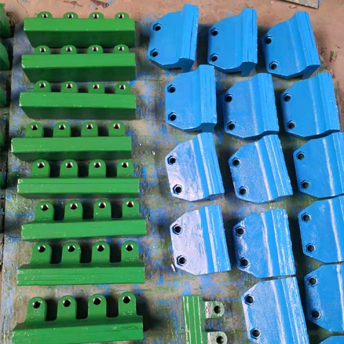 貴州鵝卵石制砂機拋料頭給料桶高效離心沖擊式破碎機耐磨件廠家