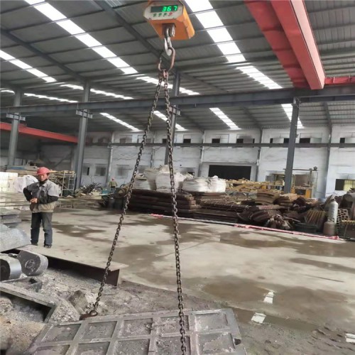 【廣西梧州市牙板齒板高錳鋼破碎機顎板牙板齒板硬度高圖片】