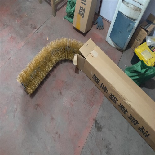 湖南洪江供應(yīng)磚機配件滾筒篩鋼絲刷耐磨滾動篩防堵鋼絲刷耐磨