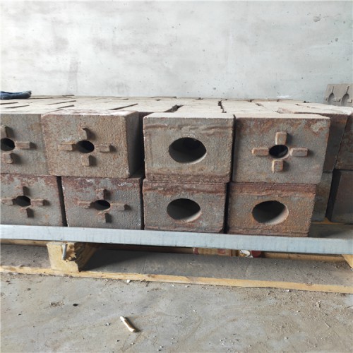 酒泉制砂機十字鍵合金方錘破碎機高鉻合金錘頭錘式破碎機配件