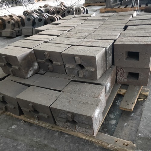 山東長期制砂機(jī)十字鍵合金方錘破碎機(jī)高鉻生產(chǎn)銷售鍛打錘頭高鉻