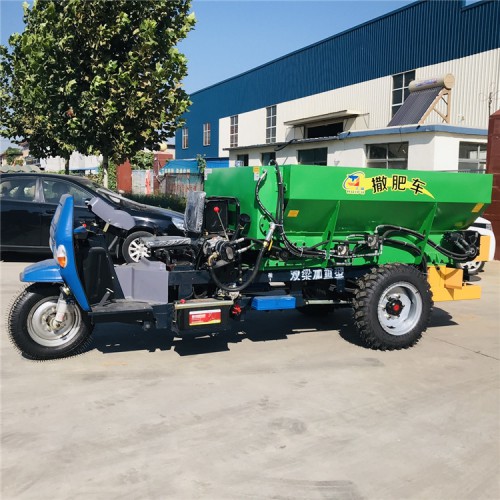 絞龍式撒糞車(chē)  三輪撒糞車(chē)