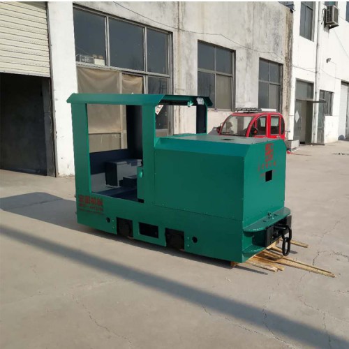 礦山柴油動力牽引機車 2噸防爆柴油機車