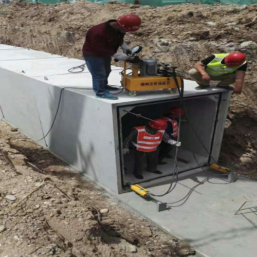 繁盛供應(yīng)單倉(cāng)箱涵模具  雙倉(cāng)箱涵模具 綜合管廊模具